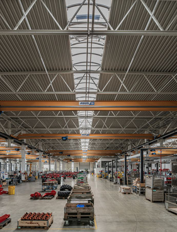 Luminatoare continue în hala de producție HORSCH