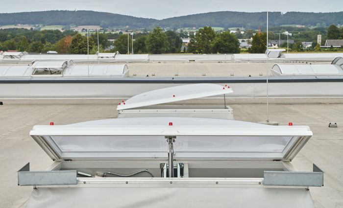 Lichtkoepels met comfortventilatie