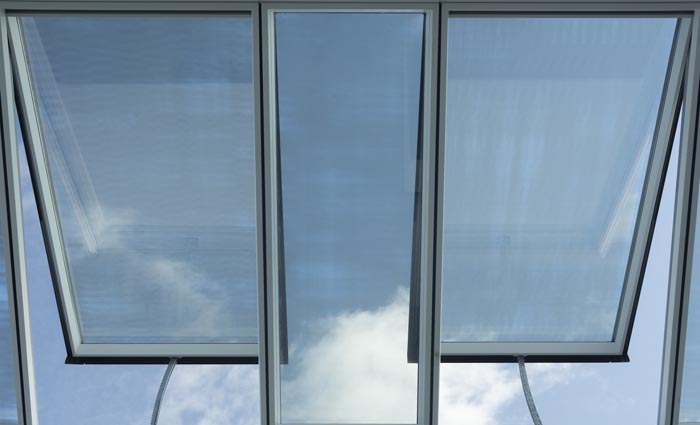 Openstaande dakramen voor natuurlijke ventilatie