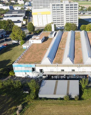 Sanierung der Oberlichtlösungen der Otto Suhner AG aus der Vogelperspektive