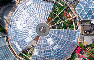 Remont kopułowych świetlików dachowych w Aqua Mundo Park, Holandia