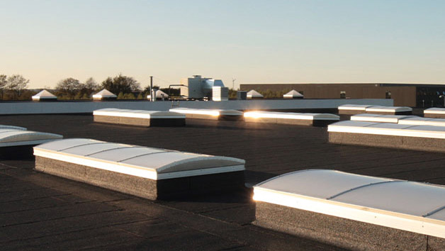 Faste hvelvede polykarbonat-overlys