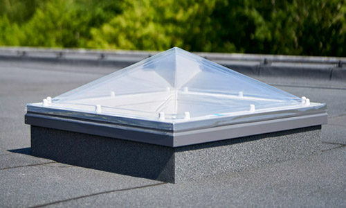 Pyramideformet akryloverlys