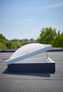 Öppen takljuskupol i akryl i 2-skikts opal