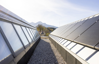 Photovoltaik-Module auf einem Sheddach