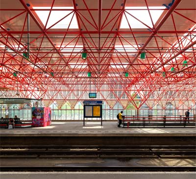 Station Almere Centrum – Lichtkoepels boven het station.