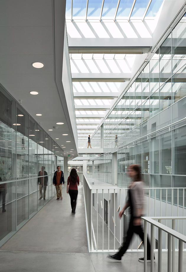 Syddansk Universitet med VELUX ovenlysmoduler