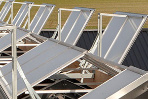 Polykarbonat-rytterlysbånd montert i møne