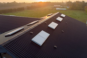 PC-ovenlys plan monteret langs kip