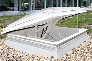 Cupolă luminatoare pătrată cu ventilație