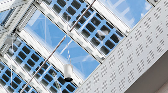 Lichtstraatbeglazing met geïntegreerde PV. 