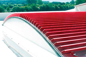 Controlul luminii naturale și ventilației – Luminatoare continue Vario