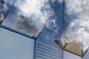 Åpningssystem for brann og komfortventilasjon