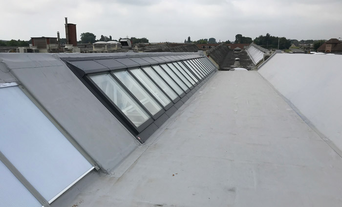 Takljusrenovering med VELUX takljusmoduler i Dottignies Belgien