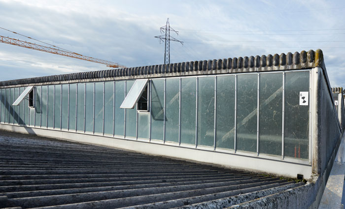 Georg Fischer Wavin AG w Szwajcarii, przed instalacją produktów VELUX Commercial