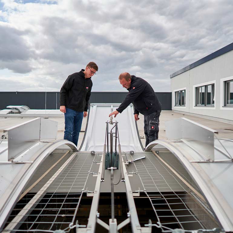 Service on Vario Norm Continuous Rooflights